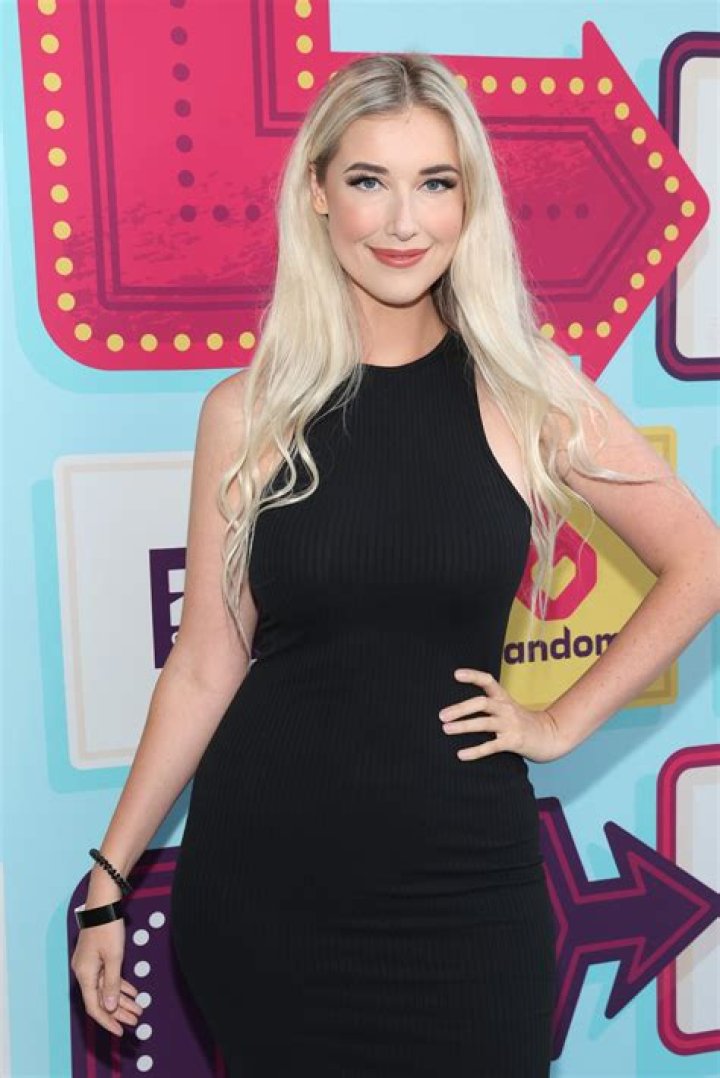 
Tess Foley Height, Weight, Net Worth, Age, Birthday, Wikipedia, Who, Nationality, Biography 